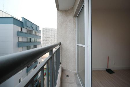 Sala/Cozinha de apartamento para alugar com 2 quartos, 36m² em Vila Nova, São Paulo