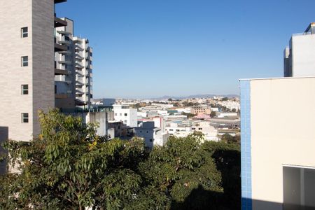 Apartamento para alugar com 80m², 2 quartos e 2 vagas Apartamento para alugar com 80m², 2 quartos e 2 vagasVista