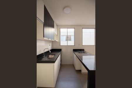 Apartamento para alugar com 80m², 2 quartos e 2 vagas Apartamento para alugar com 80m², 2 quartos e 2 vagasCozinha