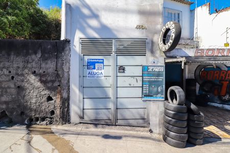 Casa para alugar com 70m², 2 quartos e sem vaga Casa para alugar com 70m², 2 quartos e sem vagaFachada