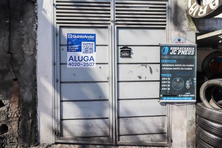 Casa para alugar com 70m², 2 quartos e sem vaga Casa para alugar com 70m², 2 quartos e sem vagaFachada