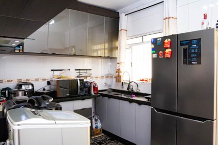 Casa à venda com 178m², 3 quartos e 3 vagas
