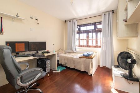 Casa à venda com 240m², 4 quartos e 3 vagas Casa à venda com 240m², 4 quartos e 3 vagasQuarto 3