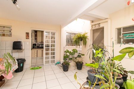Casa à venda com 240m², 4 quartos e 3 vagas Casa à venda com 240m², 4 quartos e 3 vagasÁrea comum