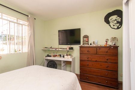 Casa à venda com 240m², 4 quartos e 3 vagas Casa à venda com 240m², 4 quartos e 3 vagasQuarto 2