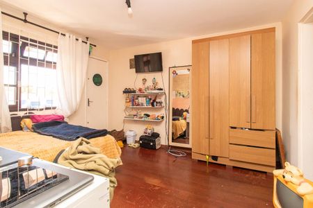 Casa à venda com 240m², 4 quartos e 3 vagas Casa à venda com 240m², 4 quartos e 3 vagasQuarto 4 - Suíte