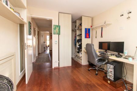 Casa à venda com 240m², 4 quartos e 3 vagas Casa à venda com 240m², 4 quartos e 3 vagasQuarto 3