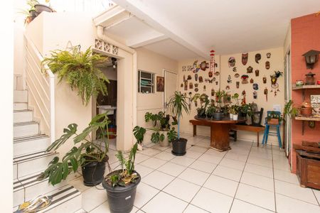Casa à venda com 240m², 4 quartos e 3 vagas Casa à venda com 240m², 4 quartos e 3 vagasÁrea comum