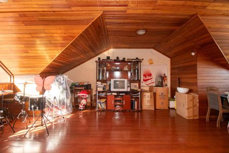 Área comum de casa à venda com 4 quartos, 240m² em Santa Quiteria, Curitiba