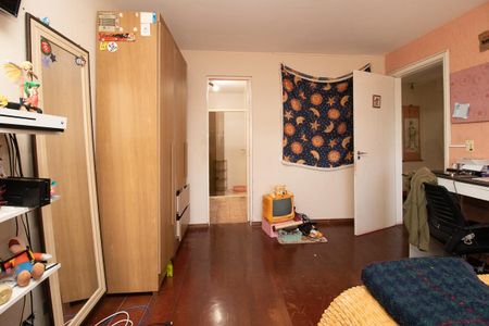 Casa à venda com 240m², 4 quartos e 3 vagas Casa à venda com 240m², 4 quartos e 3 vagasQuarto 4 - Suíte