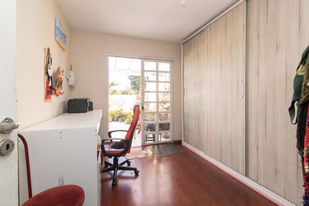 Casa à venda com 240m², 4 quartos e 3 vagas Casa à venda com 240m², 4 quartos e 3 vagasQuarto 1