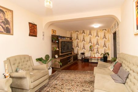 Casa à venda com 240m², 4 quartos e 3 vagas Casa à venda com 240m², 4 quartos e 3 vagasSala