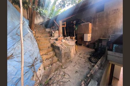 Casa à venda com 100m², 1 quarto e 3 vagas