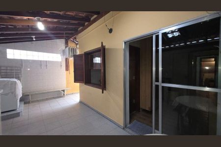 Casa à venda com 3 quartos, 184m² em Jardim das Vertentes, São Paulo