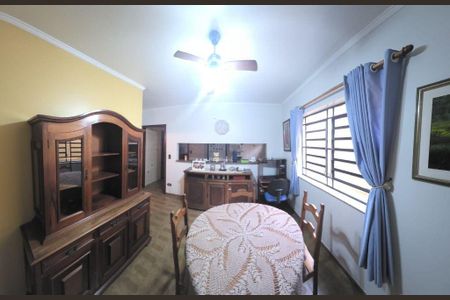Casa à venda com 3 quartos, 184m² em Jardim das Vertentes, São Paulo