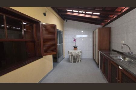 Casa à venda com 3 quartos, 184m² em Jardim das Vertentes, São Paulo