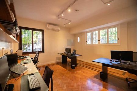 Casa à venda com 260m², 3 quartos e 1 vaga