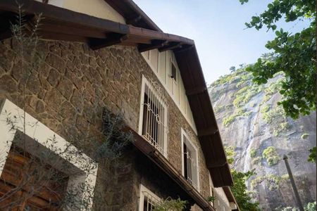 Casa à venda com 260m², 3 quartos e 1 vaga