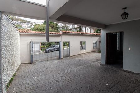 Casa para alugar com 299m², 3 quartos e 5 vagas Casa para alugar com 299m², 3 quartos e 5 vagasGaragem