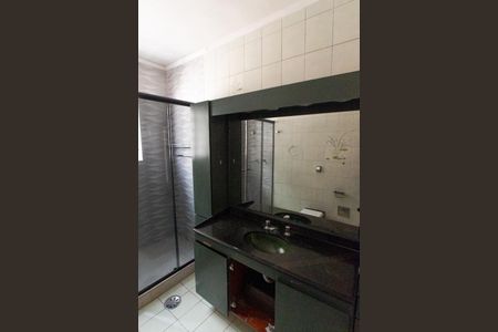 Casa para alugar com 299m², 3 quartos e 5 vagas Casa para alugar com 299m², 3 quartos e 5 vagasBanheiro da Suíte