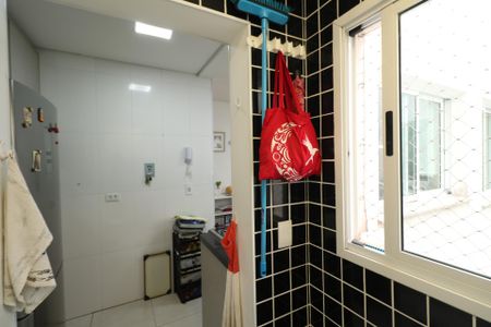 Apartamento à venda com 83m², 3 quartos e 2 vagas Apartamento à venda com 83m², 3 quartos e 2 vagasÁrea de Serviço