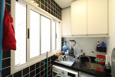 Apartamento à venda com 83m², 3 quartos e 2 vagas Apartamento à venda com 83m², 3 quartos e 2 vagasÁrea de Serviço
