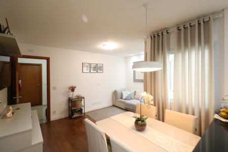 Apartamento à venda com 83m², 3 quartos e 2 vagas Apartamento à venda com 83m², 3 quartos e 2 vagasSala
