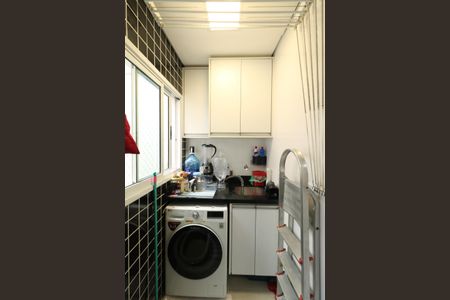 Apartamento à venda com 83m², 3 quartos e 2 vagas Apartamento à venda com 83m², 3 quartos e 2 vagasÁrea de Serviço