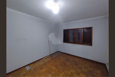 Casa à venda com 3 quartos, 131m² em Vila Paulo Silas, São Paulo