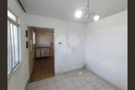 Casa à venda com 3 quartos, 131m² em Vila Paulo Silas, São Paulo