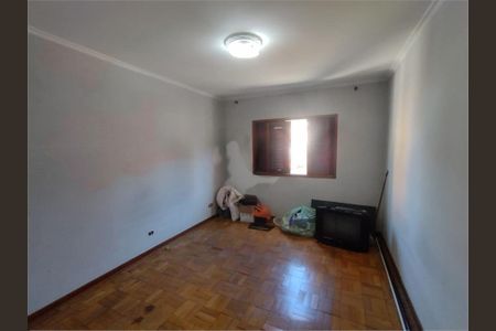Casa à venda com 3 quartos, 131m² em Vila Paulo Silas, São Paulo