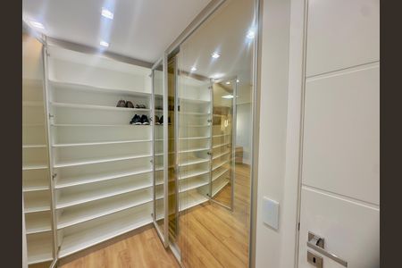 Apartamento à venda com 110m², 3 quartos e 2 vagas Apartamento à venda com 110m², 3 quartos e 2 vagasCloset da suíte 3