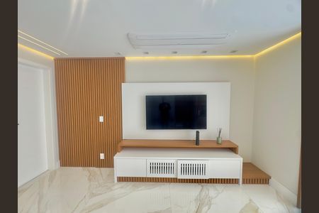 Apartamento à venda com 110m², 3 quartos e 2 vagas Apartamento à venda com 110m², 3 quartos e 2 vagasSala