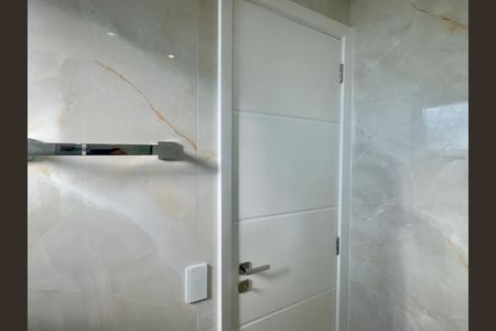 Apartamento à venda com 110m², 3 quartos e 2 vagas Apartamento à venda com 110m², 3 quartos e 2 vagasBanheiro da Suíte 1
