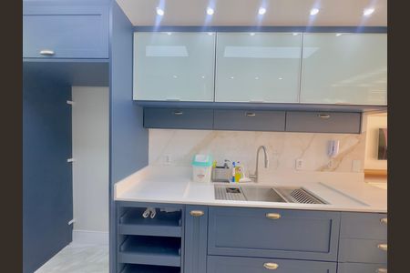 Apartamento à venda com 110m², 3 quartos e 2 vagas Apartamento à venda com 110m², 3 quartos e 2 vagasCozinha
