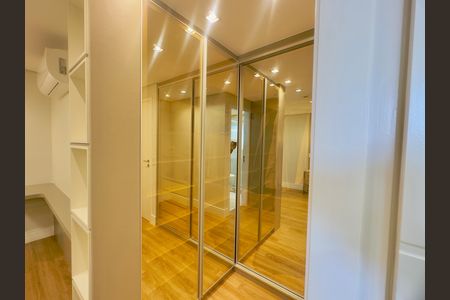 Apartamento à venda com 110m², 3 quartos e 2 vagas Apartamento à venda com 110m², 3 quartos e 2 vagasCloset da suíte 3