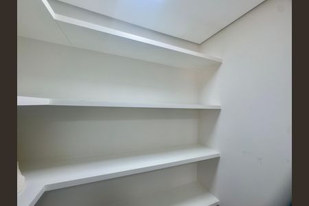 Apartamento à venda com 110m², 3 quartos e 2 vagas Apartamento à venda com 110m², 3 quartos e 2 vagasDespensa