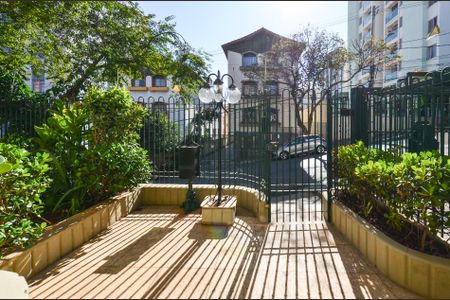 Apartamento para alugar com 154m², 3 quartos e 2 vagas Apartamento para alugar com 154m², 3 quartos e 2 vagasEntrada