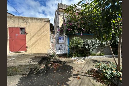 Fachada + placa de casa para alugar com 2 quartos, 80m² em Cachambi, Rio de Janeiro