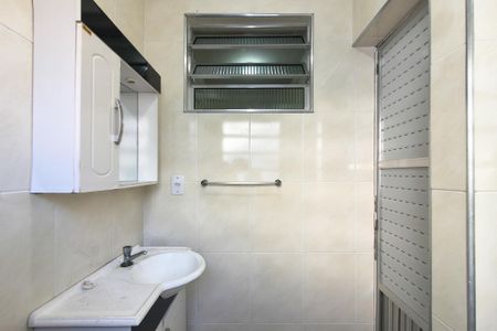 Apartamento para alugar com 60m², 2 quartos e 1 vaga Apartamento para alugar com 60m², 2 quartos e 1 vagaBanheiro da Suíte 1