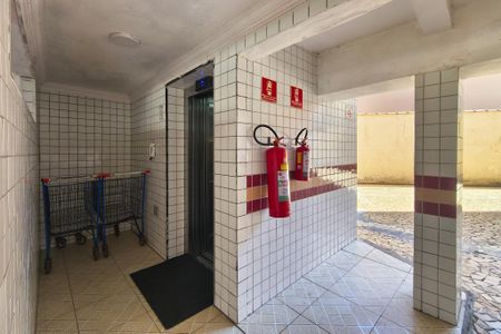 Apartamento para alugar com 60m², 2 quartos e 1 vaga Apartamento para alugar com 60m², 2 quartos e 1 vagaElevador