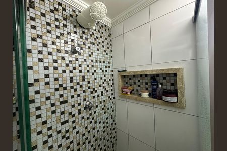 Banheiro de apartamento à venda com 2 quartos, 48m² em Jardim Regina, São Paulo