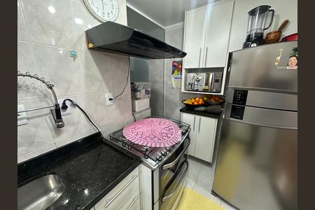 Cozinha de apartamento à venda com 2 quartos, 48m² em Jardim Regina, São Paulo