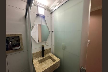 Banheiro de apartamento à venda com 2 quartos, 48m² em Jardim Regina, São Paulo