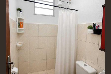 Banheiro de apartamento para alugar com 2 quartos, 44m² em Bangu Senador Camará , Rio de Janeiro