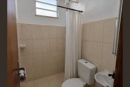 Banheiro de apartamento para alugar com 2 quartos, 44m² em Bangu Senador Camará , Rio de Janeiro