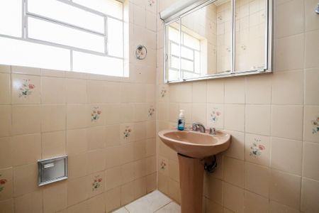 Casa para alugar com 135m², 3 quartos e 5 vagasBanheiro social