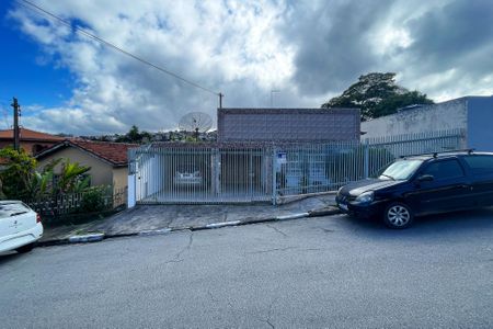 Casa para alugar com 135m², 3 quartos e 5 vagasFachada