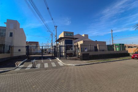Casa de condomínio para alugar com 51m², 2 quartos e 1 vaga Casa de condomínio para alugar com 51m², 2 quartos e 1 vagaFachada