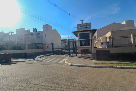 Casa de condomínio para alugar com 51m², 2 quartos e 1 vaga Casa de condomínio para alugar com 51m², 2 quartos e 1 vagaFachada